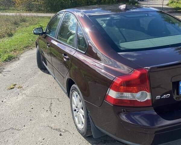 Вольво С40 2006 в Староконстантинов на Automoto.ua Красный Вольво С40, объемом двигателя 2.5 л и пробегом 266 тыс. км за 5000 $, фото 3 на Automoto.ua