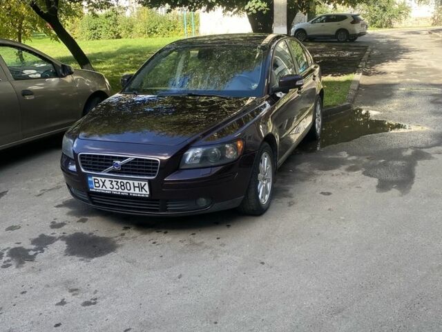 Вольво С40 2006 в Староконстантинов на Automoto.ua Красный Вольво С40, объемом двигателя 2.5 л и пробегом 266 тыс. км за 5000 $, фото 5 на Automoto.ua