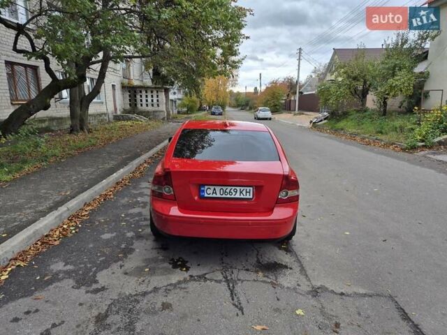 Вольво S40 2008 у Черкасах на Automoto.ua Червоний Вольво S40, об'ємом двигуна 2.4 л та пробігом 291 тис. км за 7550 $, фото 6 на Automoto.ua