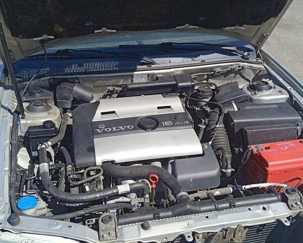 Сірий Вольво S40, об'ємом двигуна 1.95 л та пробігом 348 тис. км за 2500 $, фото 2 на Automoto.ua