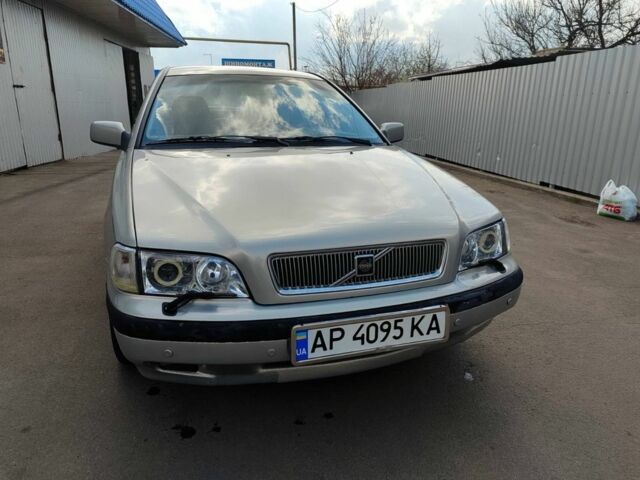 Вольво С40 1998 в Киеве на Automoto.ua Серый Вольво С40, объемом двигателя 1.7 л и пробегом 390 тыс. км за 3200 $, фото 6 на Automoto.ua