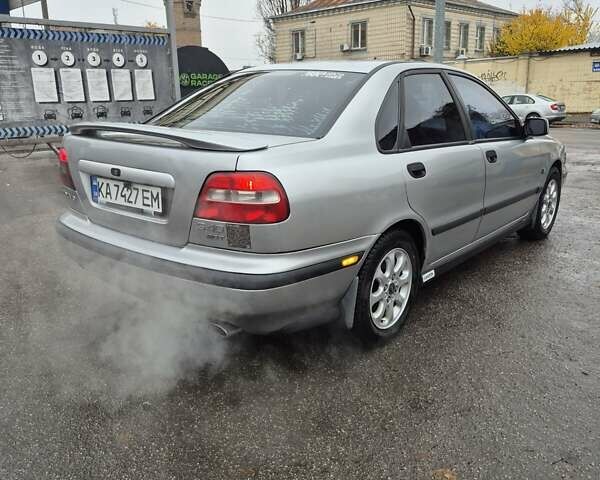 Сірий Вольво S40, об'ємом двигуна 1.98 л та пробігом 295 тис. км за 3300 $, фото 8 на Automoto.ua