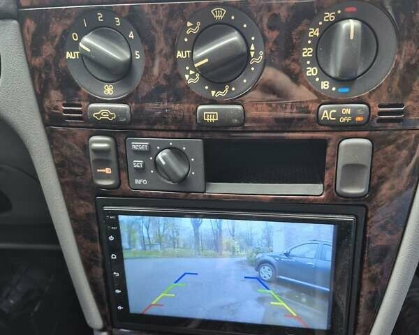 Сірий Вольво S40, об'ємом двигуна 1.98 л та пробігом 295 тис. км за 3300 $, фото 6 на Automoto.ua