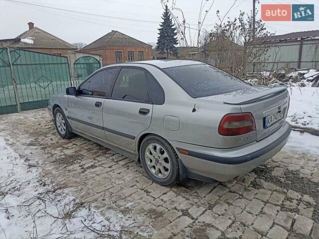 Сірий Вольво S40, об'ємом двигуна 2 л та пробігом 296 тис. км за 2500 $, фото 8 на Automoto.ua