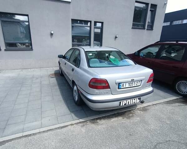 Серый Вольво С40, объемом двигателя 1.59 л и пробегом 260 тыс. км за 2700 $, фото 6 на Automoto.ua