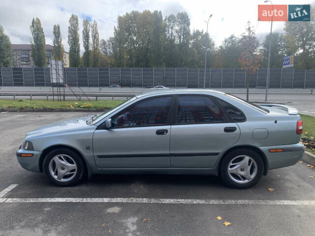 Вольво С40 2003 в Киеве на Automoto.ua Серый Вольво С40, объемом двигателя 1.8 л и пробегом 169 тыс. км за 3600 $, фото 7 на Automoto.ua