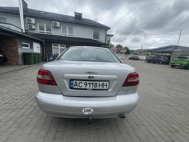 Серый Вольво С40, объемом двигателя 1.8 л и пробегом 300 тыс. км за 3300 $, фото 5 на Automoto.ua