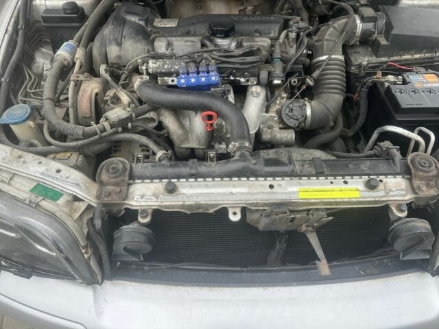 Серый Вольво С40, объемом двигателя 1.8 л и пробегом 300 тыс. км за 3300 $, фото 11 на Automoto.ua