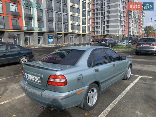 Вольво С40 2003 в Киеве на Automoto.ua Серый Вольво С40, объемом двигателя 1.8 л и пробегом 169 тыс. км за 3600 $, фото 3 на Automoto.ua