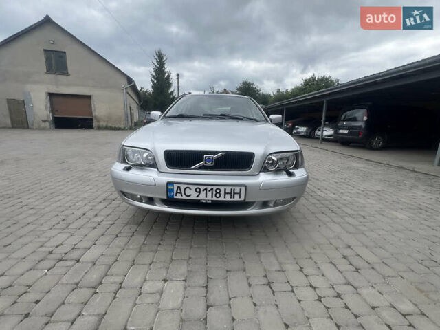 Серый Вольво С40, объемом двигателя 1.78 л и пробегом 306 тыс. км за 2990 $, фото 2 на Automoto.ua