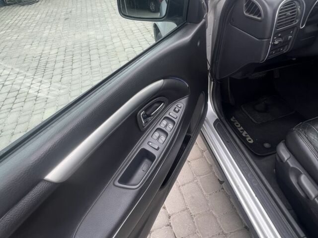 Серый Вольво С40, объемом двигателя 1.8 л и пробегом 300 тыс. км за 3300 $, фото 8 на Automoto.ua