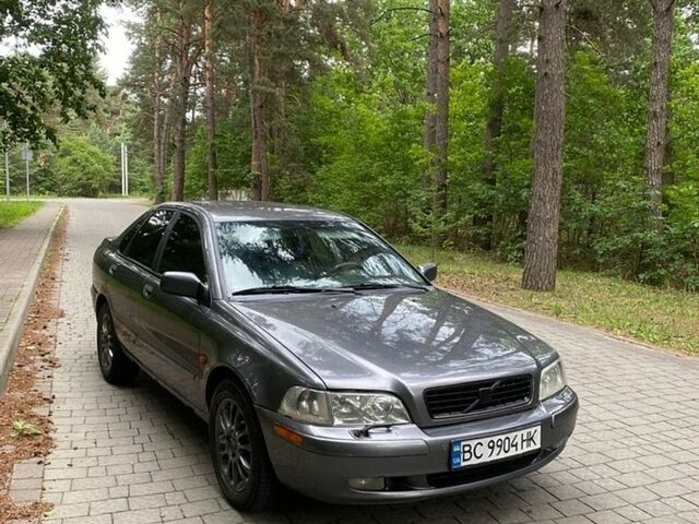 Сірий Вольво S40, об'ємом двигуна 1.95 л та пробігом 260 тис. км за 1999 $, фото 1 на Automoto.ua
