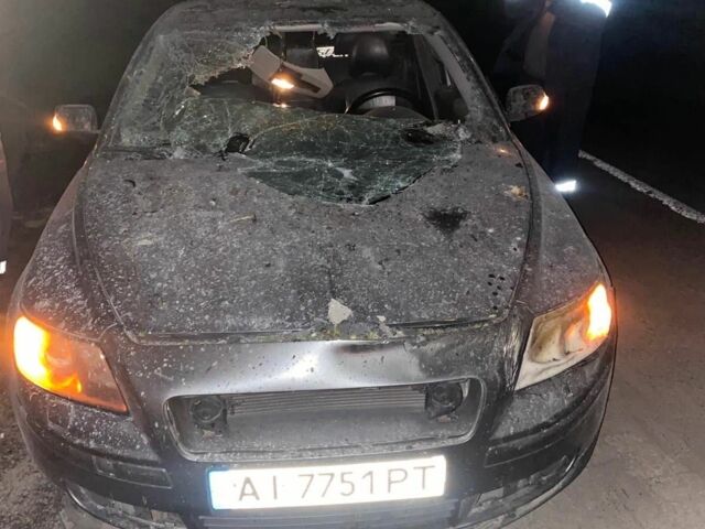 Серый Вольво С40, объемом двигателя 2 л и пробегом 20 тыс. км за 3000 $, фото 4 на Automoto.ua