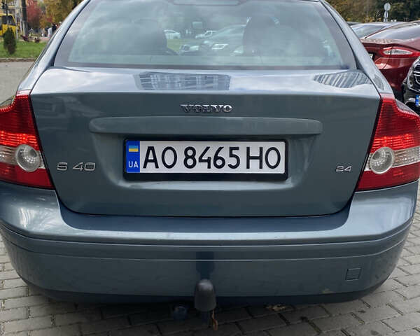 Серый Вольво С40, объемом двигателя 2.44 л и пробегом 240 тыс. км за 5300 $, фото 6 на Automoto.ua
