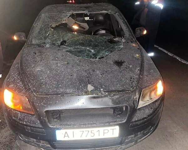 Серый Вольво С40, объемом двигателя 2 л и пробегом 20 тыс. км за 3000 $, фото 3 на Automoto.ua