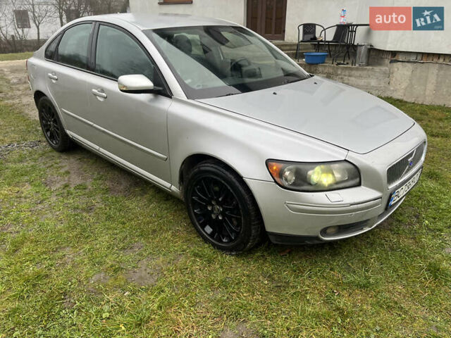 Сірий Вольво S40, об'ємом двигуна 2 л та пробігом 365 тис. км за 3599 $, фото 1 на Automoto.ua
