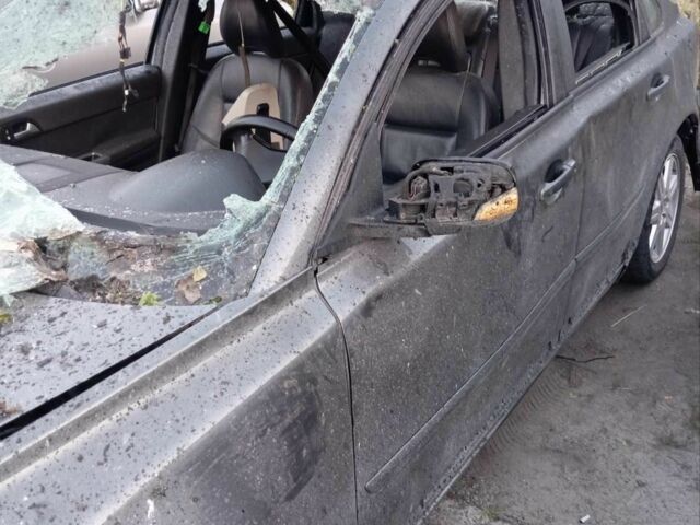 Серый Вольво С40, объемом двигателя 2 л и пробегом 20 тыс. км за 3000 $, фото 2 на Automoto.ua