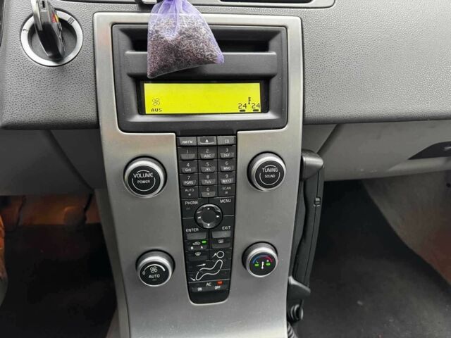 Серый Вольво С40, объемом двигателя 2.4 л и пробегом 280 тыс. км за 6440 $, фото 16 на Automoto.ua