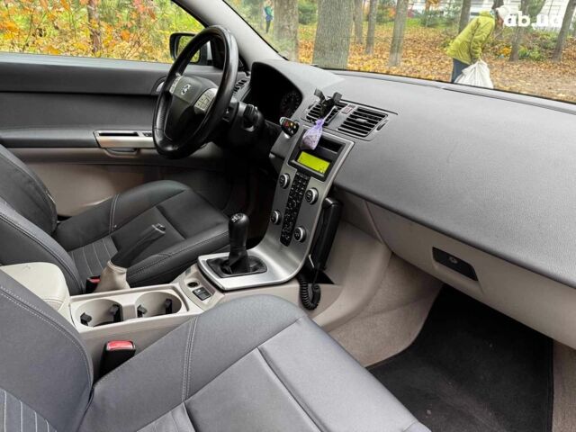 Сірий Вольво S40, об'ємом двигуна 2.4 л та пробігом 280 тис. км за 7490 $, фото 26 на Automoto.ua