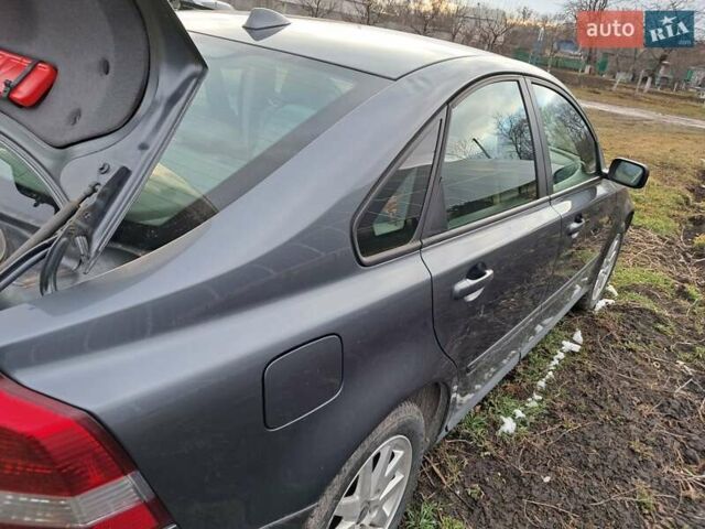 Серый Вольво С40, объемом двигателя 1.6 л и пробегом 251 тыс. км за 7200 $, фото 6 на Automoto.ua