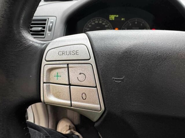 Серый Вольво С40, объемом двигателя 2.4 л и пробегом 280 тыс. км за 6440 $, фото 13 на Automoto.ua