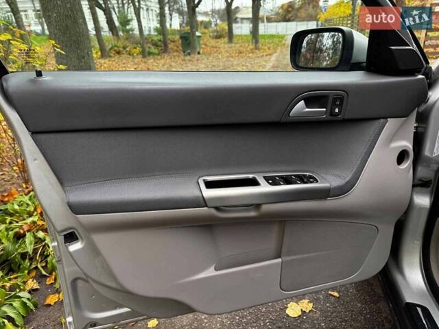 Сірий Вольво S40, об'ємом двигуна 2.4 л та пробігом 280 тис. км за 7490 $, фото 9 на Automoto.ua