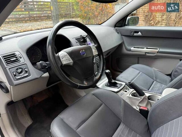 Сірий Вольво S40, об'ємом двигуна 2.4 л та пробігом 280 тис. км за 7490 $, фото 10 на Automoto.ua