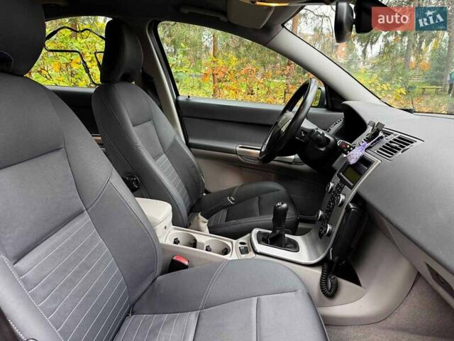 Сірий Вольво S40, об'ємом двигуна 2.4 л та пробігом 280 тис. км за 7490 $, фото 28 на Automoto.ua