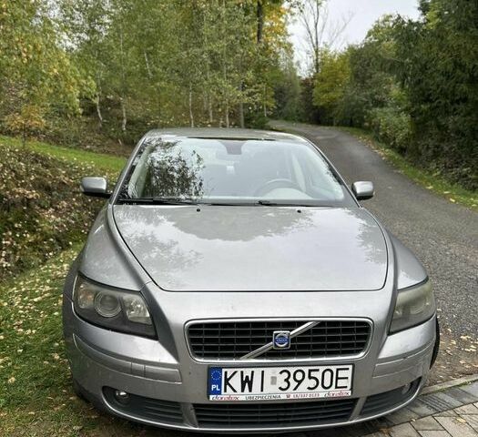 Вольво С40 2005 в Бахмуте (Артемовске) на Automoto.ua Серый Вольво С40, объемом двигателя 2 л и пробегом 270 тыс. км за 1097 $, фото 2 на Automoto.ua