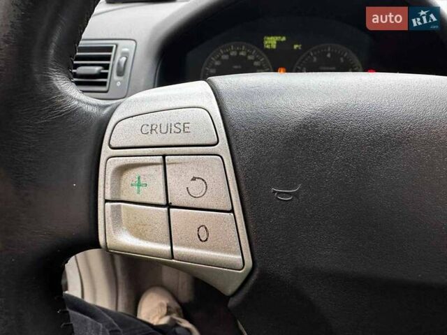 Сірий Вольво S40, об'ємом двигуна 2.4 л та пробігом 280 тис. км за 7490 $, фото 14 на Automoto.ua