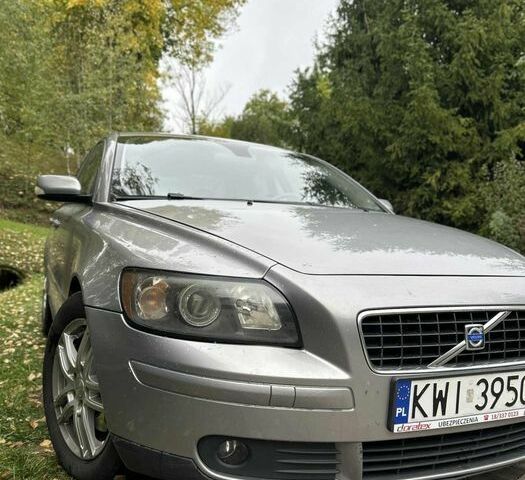 Вольво С40 2005 в Покровск (Красноармейск) на Automoto.ua Серый Вольво С40, объемом двигателя 2 л и пробегом 270 тыс. км за 1117 $, фото 4 на Automoto.ua