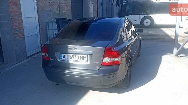 Серый Вольво С40, объемом двигателя 2 л и пробегом 303 тыс. км за 5000 $, фото 8 на Automoto.ua