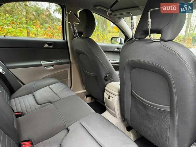 Сірий Вольво S40, об'ємом двигуна 2.4 л та пробігом 280 тис. км за 7490 $, фото 24 на Automoto.ua