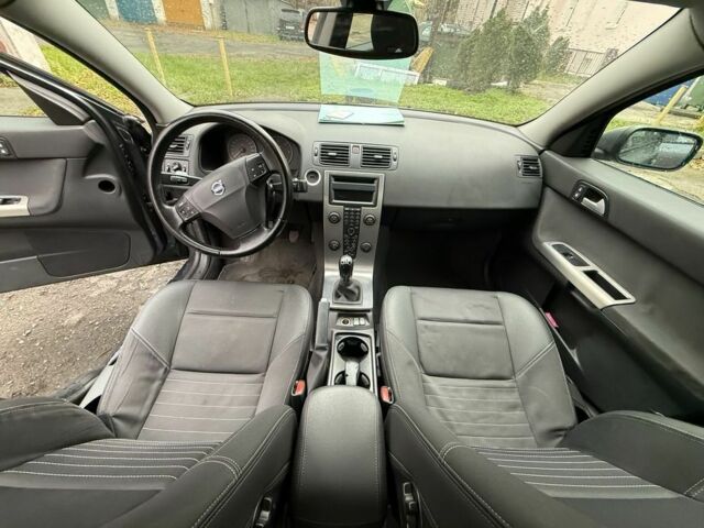 Сірий Вольво S40, об'ємом двигуна 1.6 л та пробігом 414 тис. км за 952 $, фото 4 на Automoto.ua