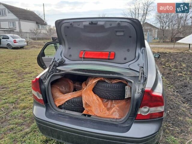 Серый Вольво С40, объемом двигателя 1.6 л и пробегом 251 тыс. км за 7200 $, фото 9 на Automoto.ua