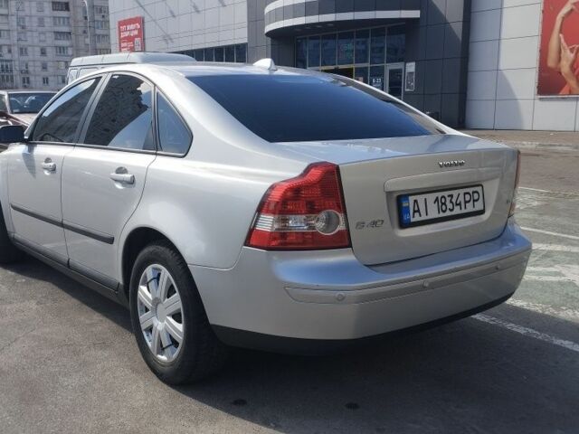 Серый Вольво С40, объемом двигателя 1.8 л и пробегом 150 тыс. км за 7300 $, фото 3 на Automoto.ua