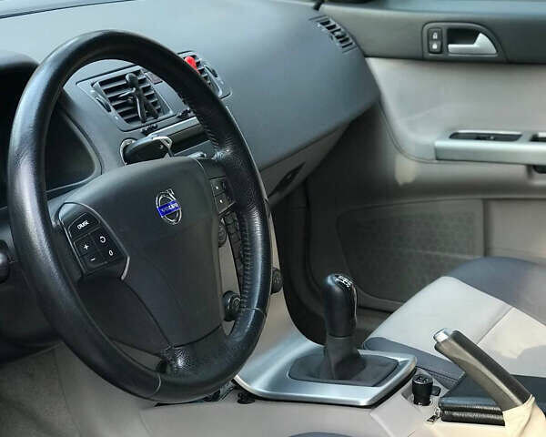 Сірий Вольво S40, об'ємом двигуна 1.56 л та пробігом 311 тис. км за 5800 $, фото 9 на Automoto.ua