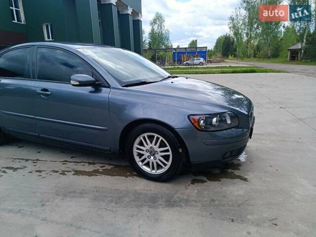 Серый Вольво С40, объемом двигателя 1.56 л и пробегом 296 тыс. км за 6850 $, фото 1 на Automoto.ua