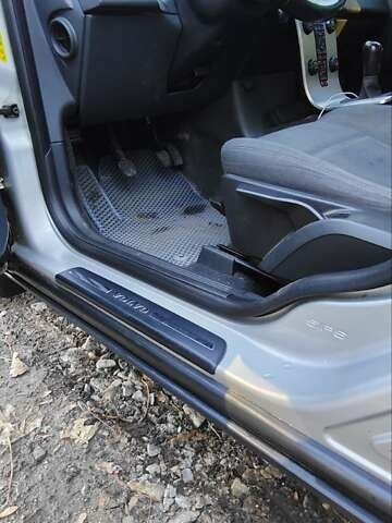 Серый Вольво С40, объемом двигателя 1.8 л и пробегом 208 тыс. км за 6500 $, фото 4 на Automoto.ua