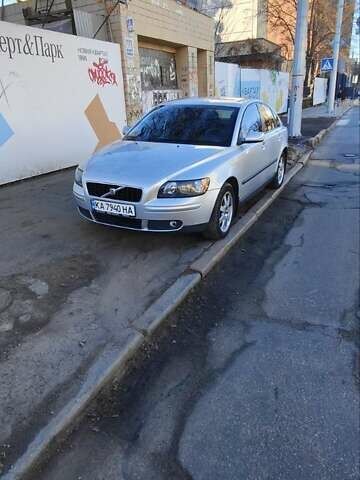 Серый Вольво С40, объемом двигателя 1.8 л и пробегом 208 тыс. км за 6500 $, фото 9 на Automoto.ua