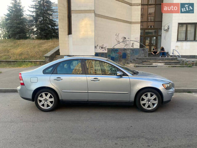 Сірий Вольво S40, об'ємом двигуна 1.56 л та пробігом 311 тис. км за 5800 $, фото 2 на Automoto.ua