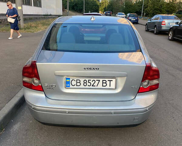 Сірий Вольво S40, об'ємом двигуна 1.56 л та пробігом 311 тис. км за 5800 $, фото 4 на Automoto.ua