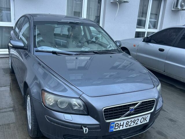 Серый Вольво С40, объемом двигателя 1.6 л и пробегом 275 тыс. км за 1700 $, фото 3 на Automoto.ua