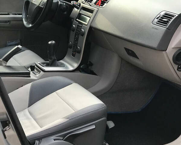 Сірий Вольво S40, об'ємом двигуна 1.56 л та пробігом 311 тис. км за 5800 $, фото 6 на Automoto.ua