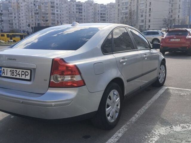 Серый Вольво С40, объемом двигателя 1.8 л и пробегом 150 тыс. км за 7300 $, фото 2 на Automoto.ua