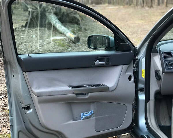 Сірий Вольво S40, об'ємом двигуна 1.56 л та пробігом 311 тис. км за 5800 $, фото 10 на Automoto.ua