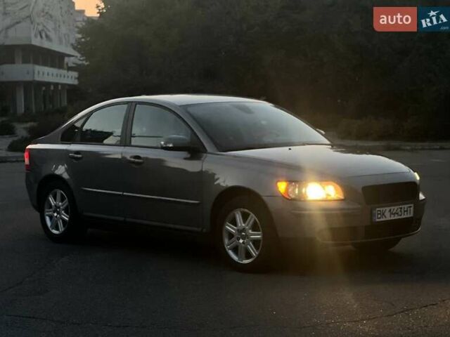 Серый Вольво С40, объемом двигателя 1.56 л и пробегом 213 тыс. км за 6500 $, фото 31 на Automoto.ua