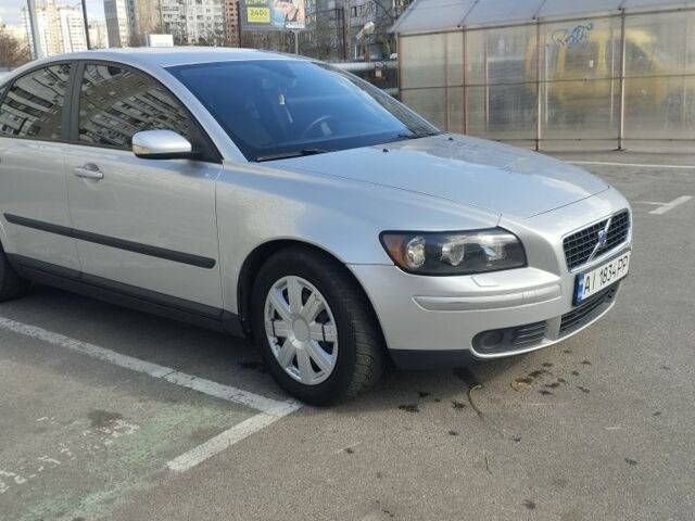 Серый Вольво С40, объемом двигателя 1.8 л и пробегом 150 тыс. км за 7300 $, фото 1 на Automoto.ua