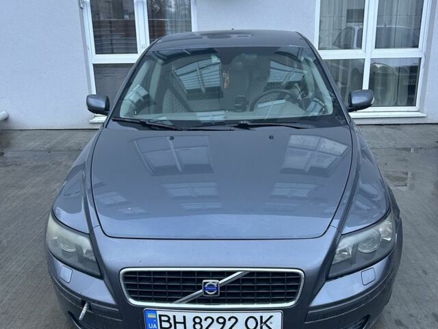 Серый Вольво С40, объемом двигателя 1.6 л и пробегом 275 тыс. км за 1700 $, фото 1 на Automoto.ua