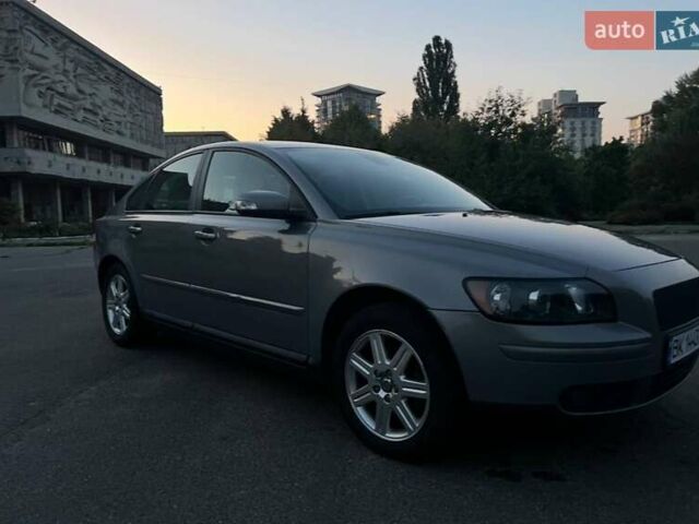 Серый Вольво С40, объемом двигателя 1.56 л и пробегом 213 тыс. км за 6500 $, фото 33 на Automoto.ua
